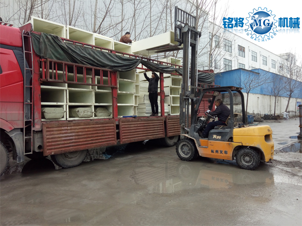 滎陽提升機發貨現場